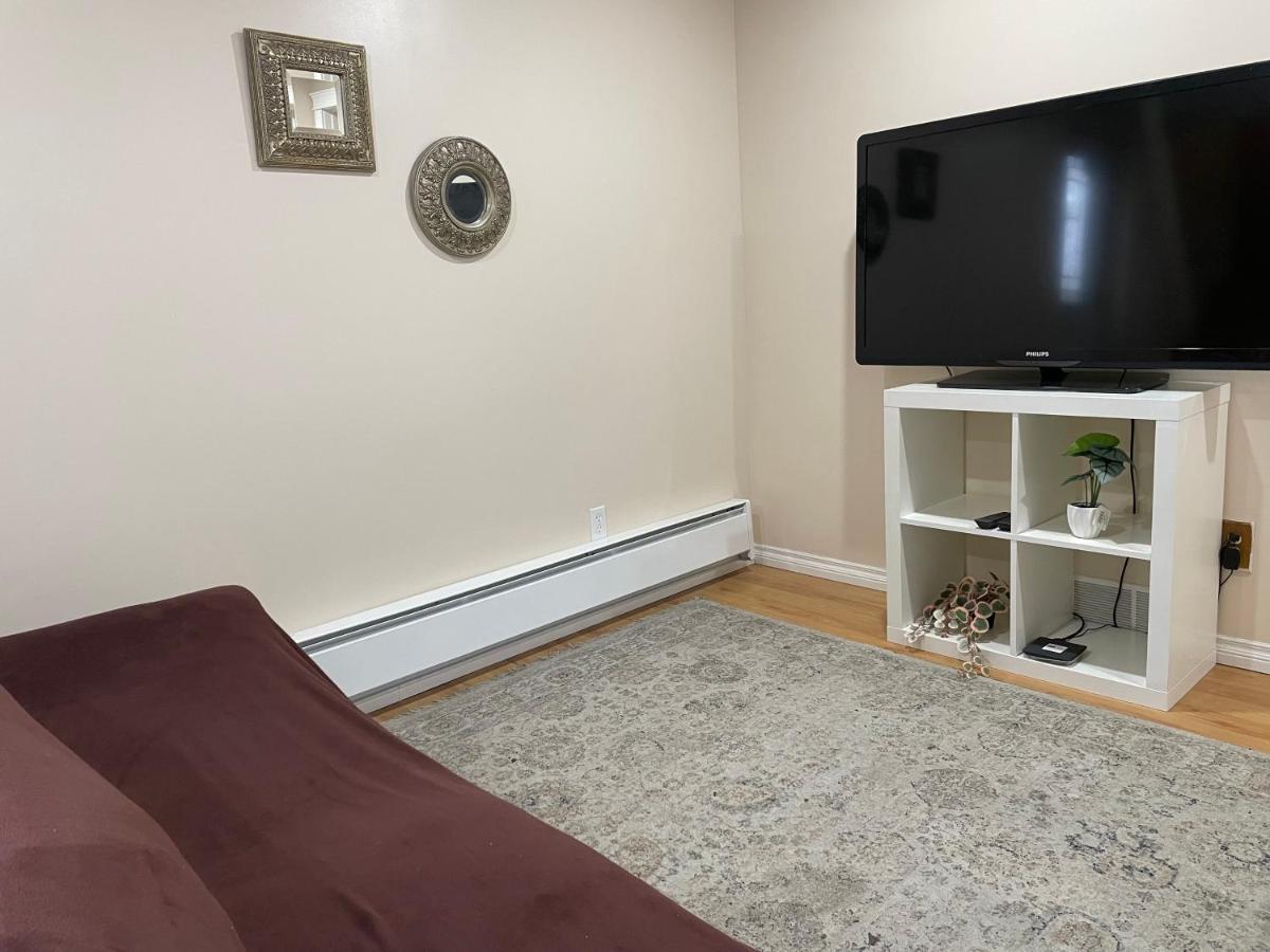 Super Luxury & Cozy Lower Level Apartment In Nw Calgary, Ab Close To Banff エクステリア 写真