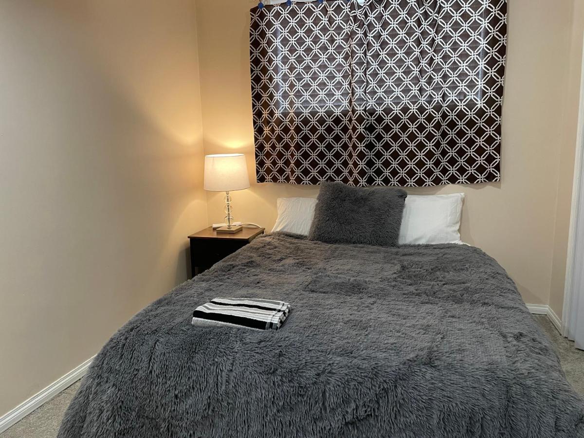 Super Luxury & Cozy Lower Level Apartment In Nw Calgary, Ab Close To Banff エクステリア 写真