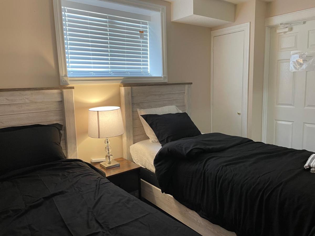 Super Luxury & Cozy Lower Level Apartment In Nw Calgary, Ab Close To Banff エクステリア 写真