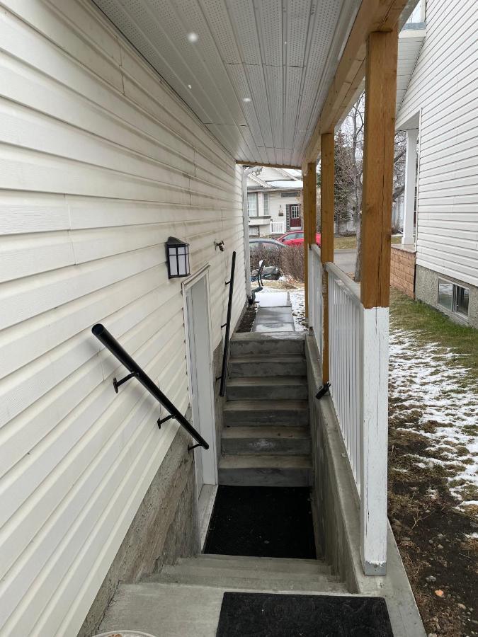 Super Luxury & Cozy Lower Level Apartment In Nw Calgary, Ab Close To Banff エクステリア 写真